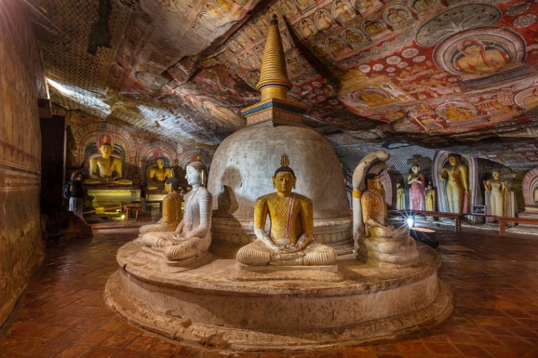 042 Dambulla, gouden tempel.jpg